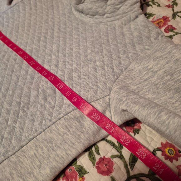 LL Bean Quilted Funnel neck Top Medium Petite - Picture 3 of 6